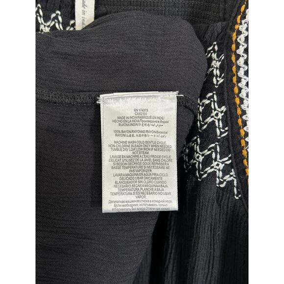 NWOT BCBGeneration Embroidered Black White Tank Top Small - Picture 5 of 5